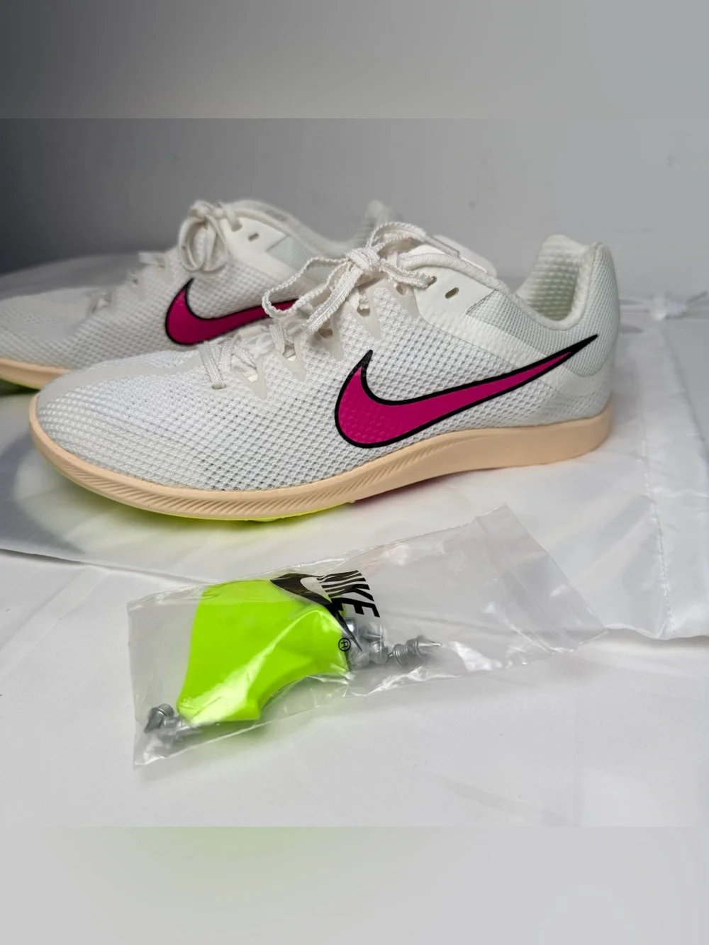 Nike Zoom Rival Distance Unisex Track & Field Shoes Track Spikes wit Pink Swoosh